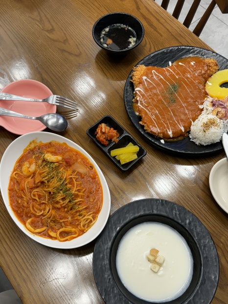 길동이왕돈까스 이미지