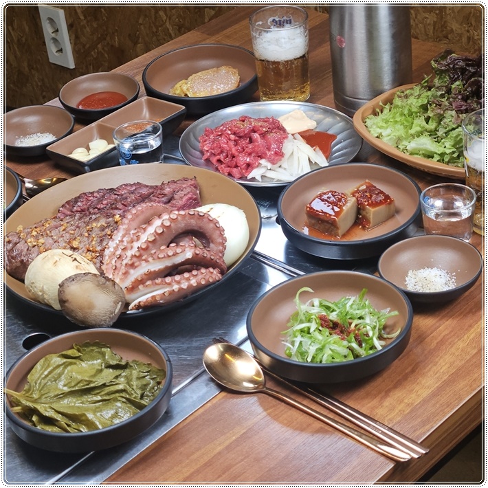 누렁소앤도새기 이미지