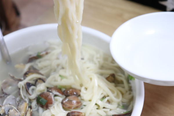 온천칼국수 이미지