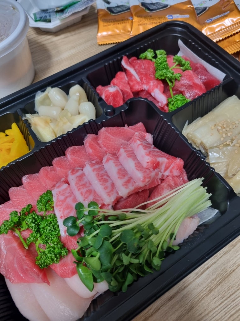 산으로간참치 이미지