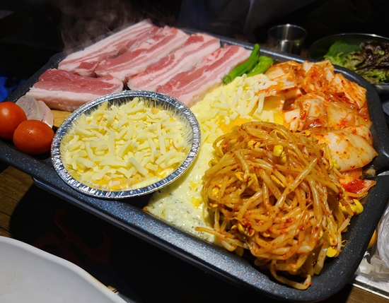꿀삼겹 이미지