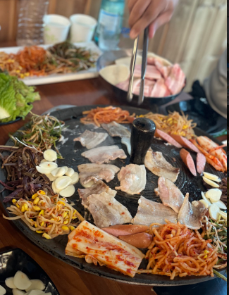 안도윤 냉동삼겹살 이미지