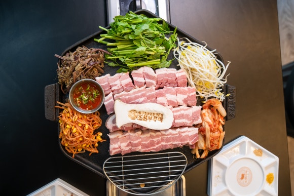 첨단솥뚜껑삼겹살 이미지