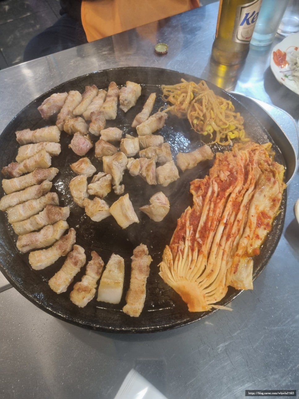 솥뚜껑삼겹살집 이미지