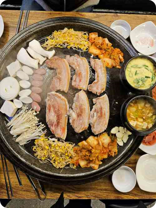 우리왕뚜껑생삼겹살 이미지