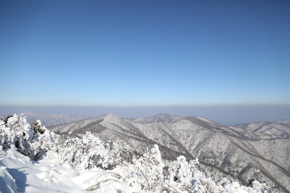 정상에서 바라본 오대산 방향 이미지