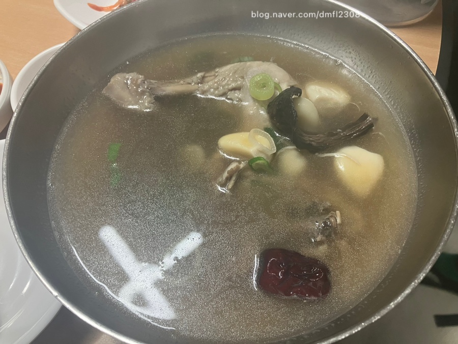 명동능이백숙 이미지