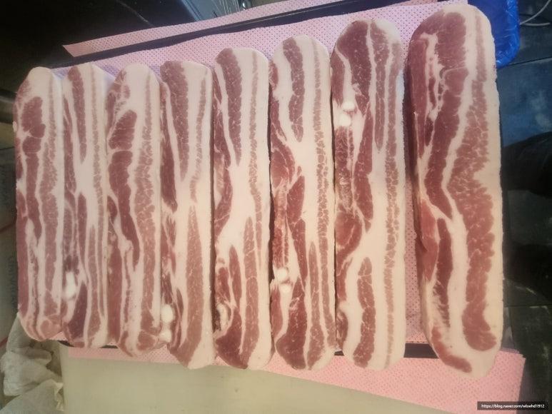 할매솥뚜껑삼겹살 이미지