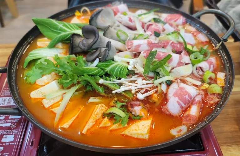 칼국수와반찬이맛있는밥집 이미지