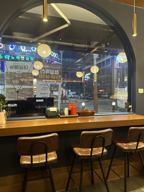 육회바른연어루원시티점 이미지