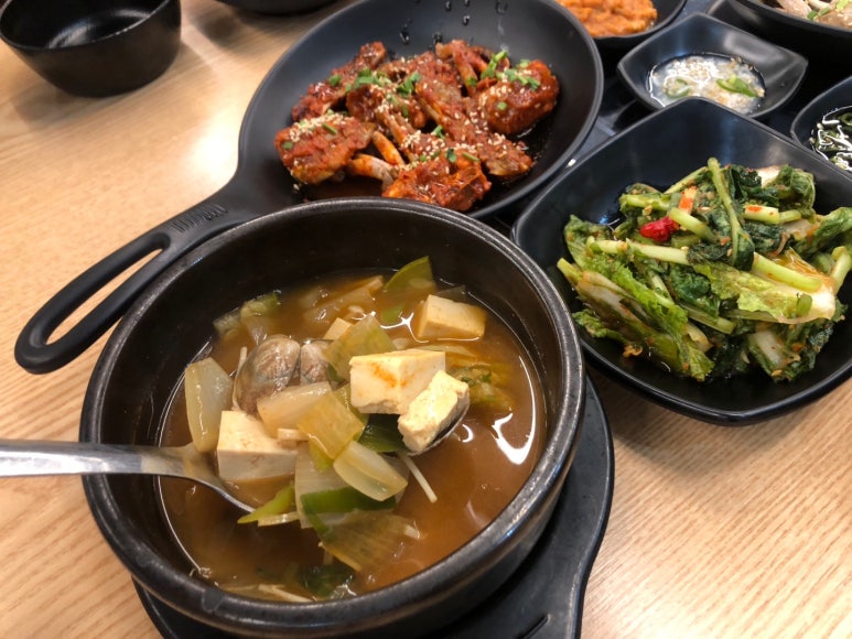 뚝배기보리밥 이미지