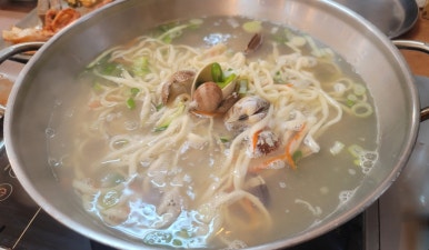 칼국수와반찬이맛있는밥집 이미지