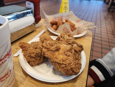 B.B.Q치킨 이미지