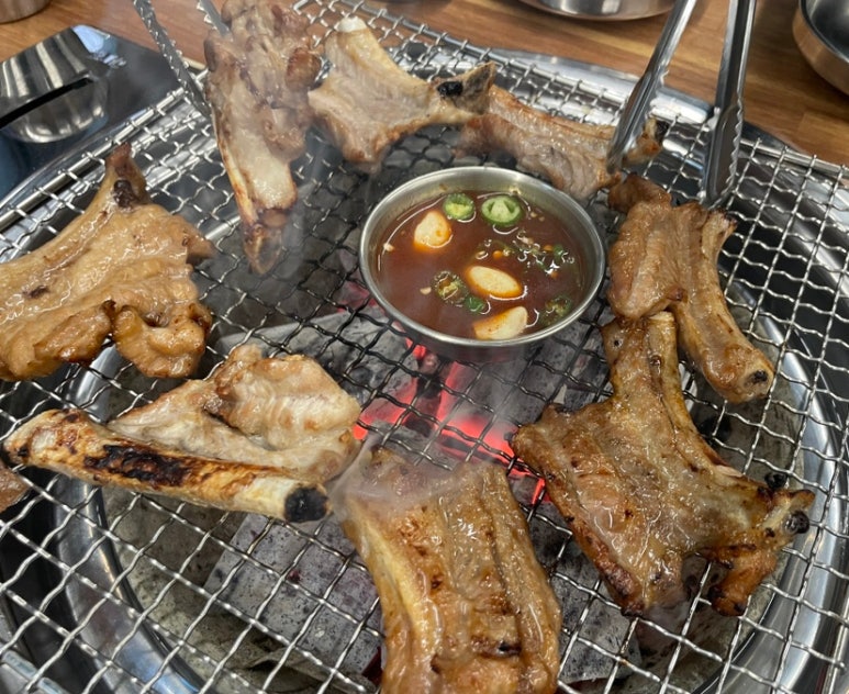 육대식쪽갈비숯불닭갈비 이미지