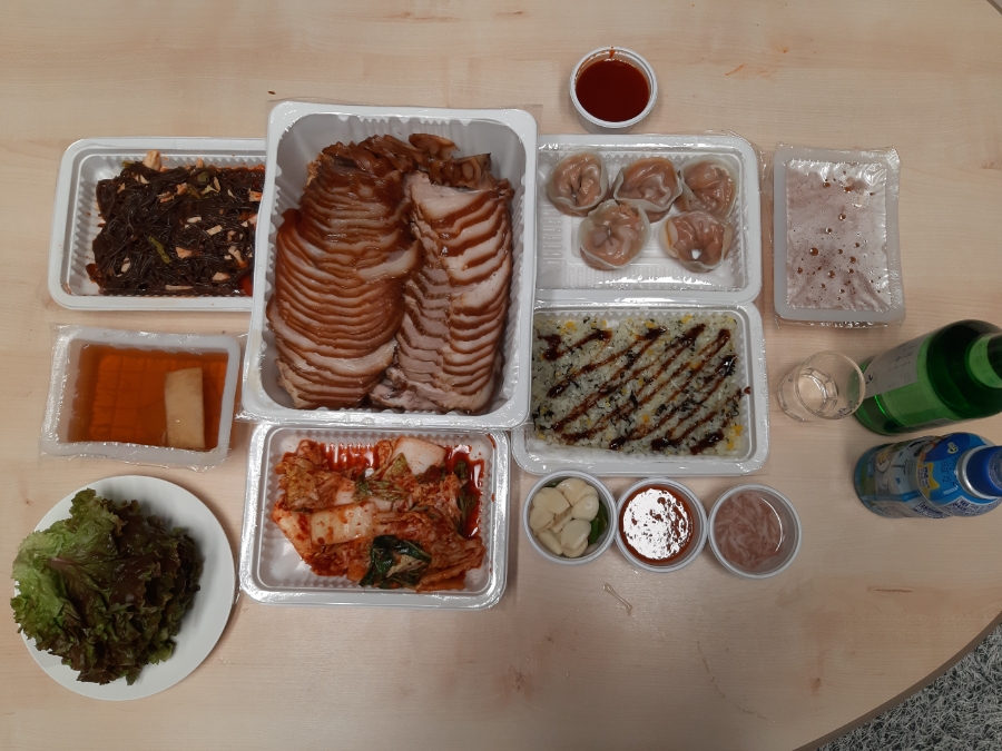 헐렁이왕족발 이미지