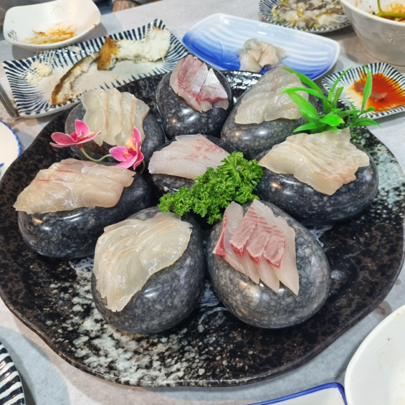 회뜨는장인 이미지