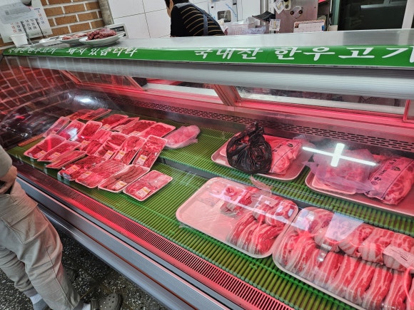 돼지네식육식당 이미지
