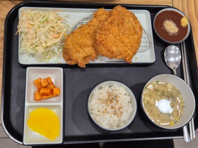레인보우돈가스 이미지
