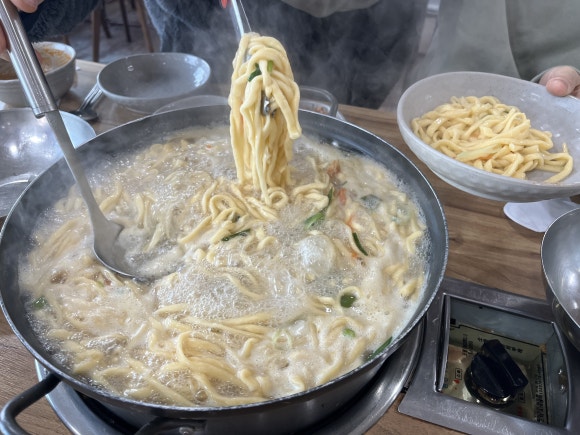 궁중해물칼국수 이미지