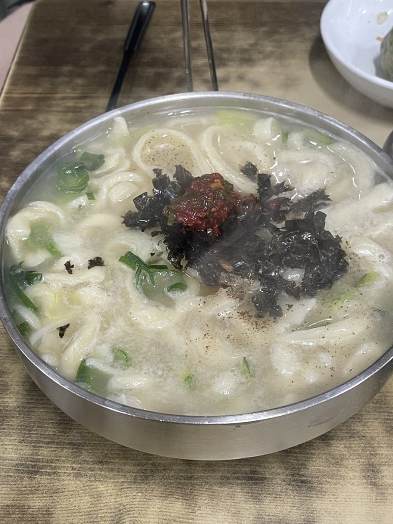 프라자손칼국수 이미지