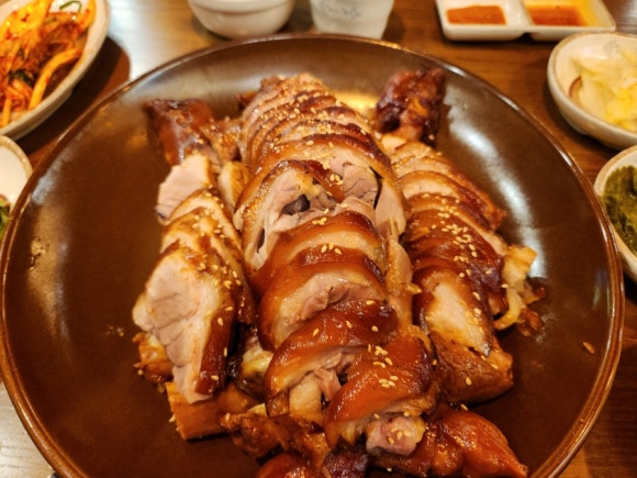 맛있는돈족발 이미지