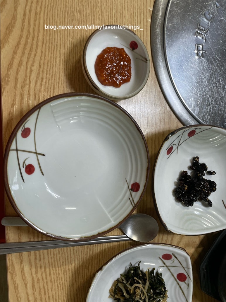 김옥자흑두부보쌈 이미지