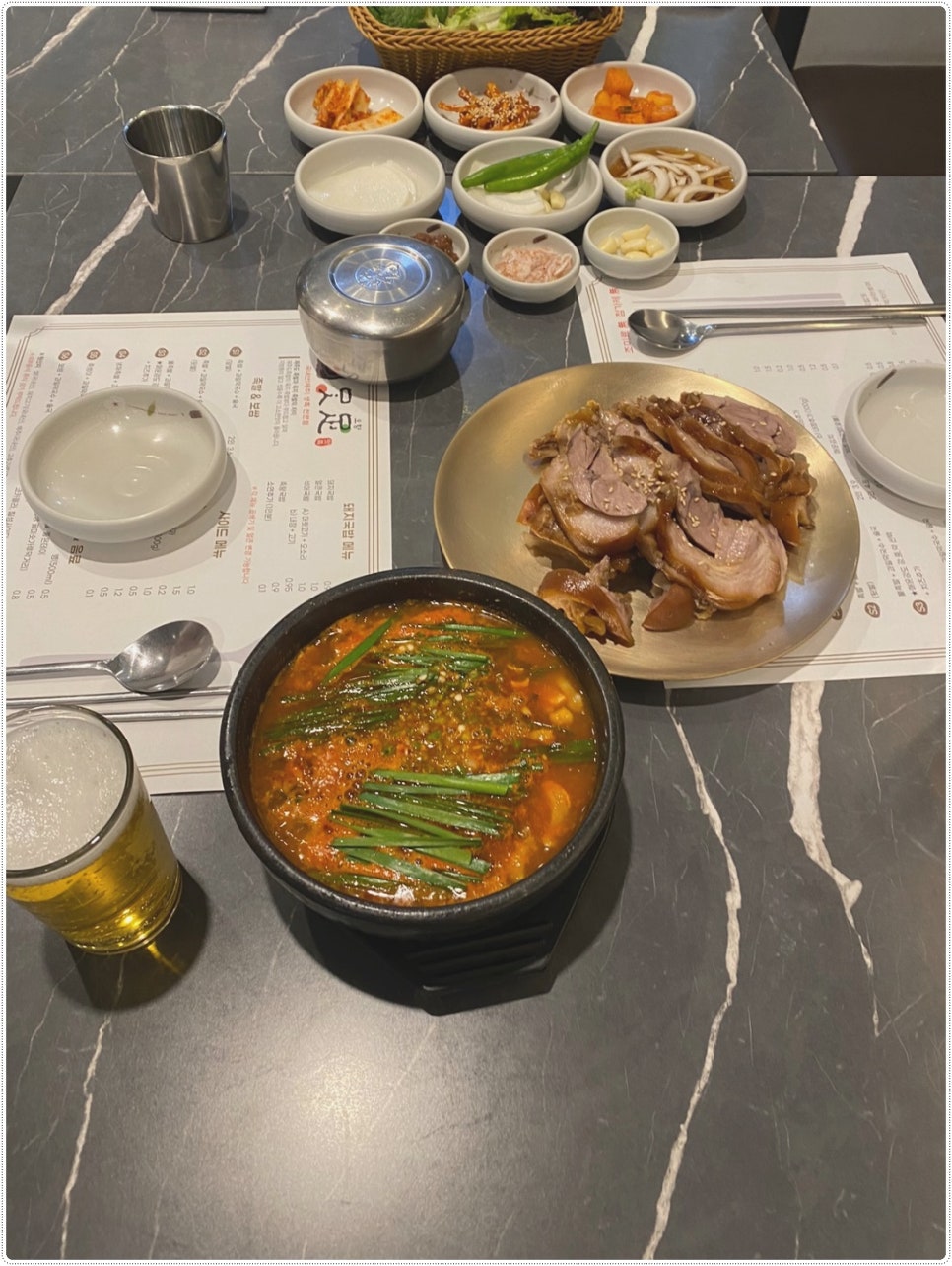 더오향족발 이미지