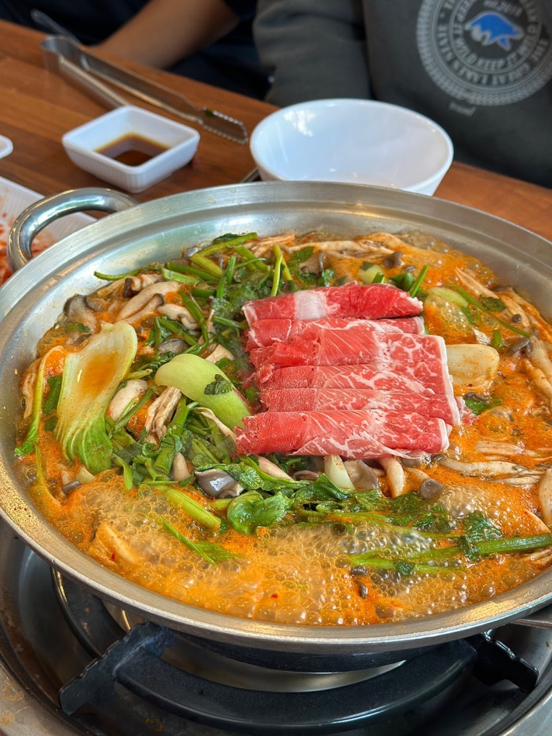 예향얼크니샤브샤브손칼국수 운서점 이미지