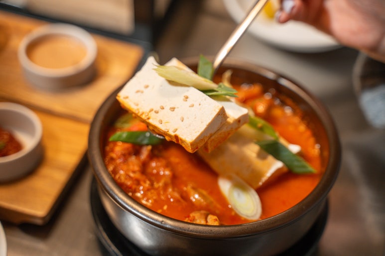 우녁집 이미지