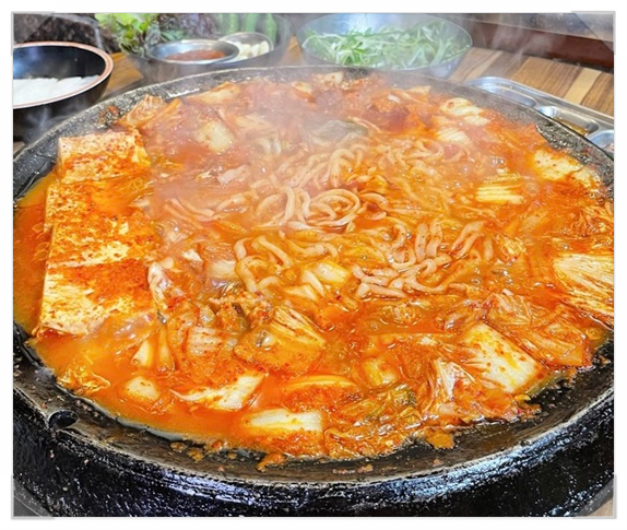 무쇠김치삼겹 이미지
