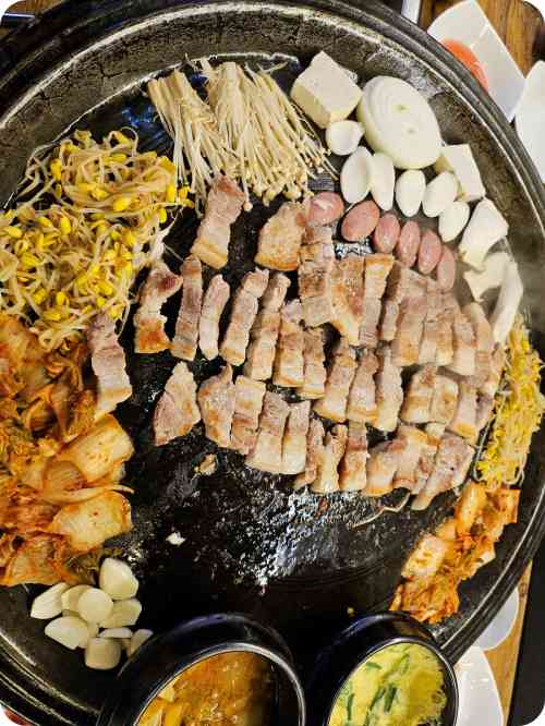 우리왕뚜껑생삼겹살 이미지