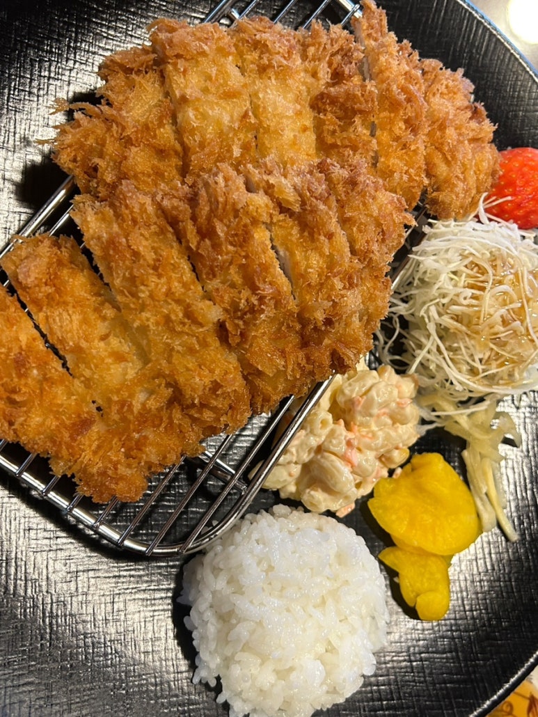 엘비스돈가스 이미지