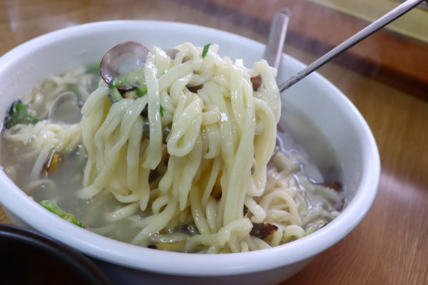 온천칼국수 이미지