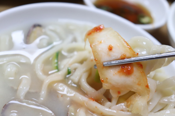 온천칼국수 이미지