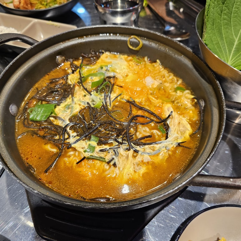 춤추는돼지 이미지
