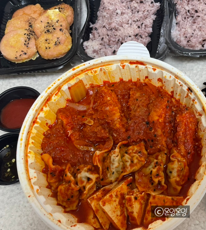 팔도돼지고기이불볶음밥 이미지