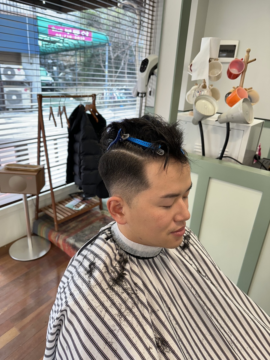 인디코너바버샵 이미지