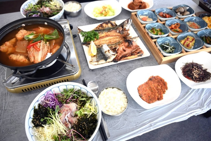 본전횟집 이미지