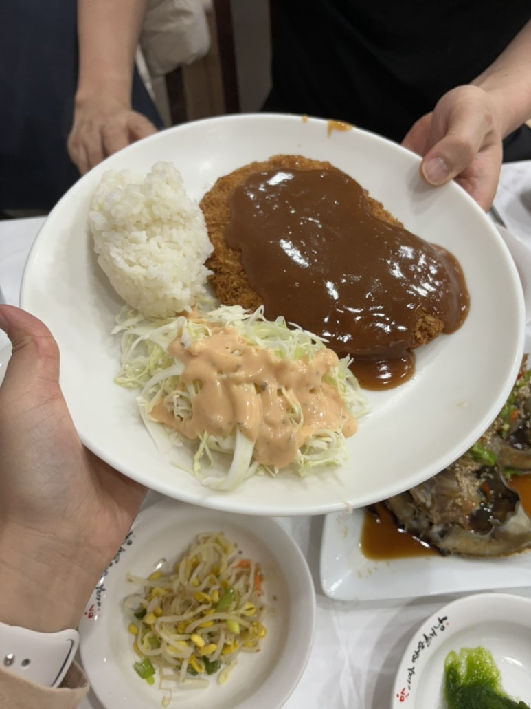 사거리공룡식당 이미지