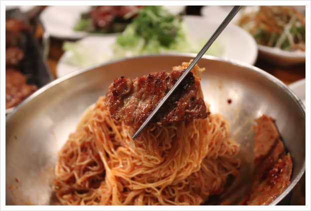 참나무 숯왕갈비 이미지