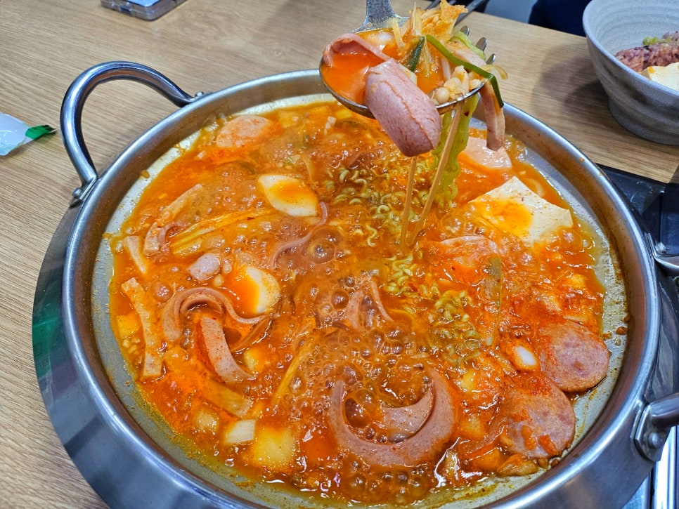 킹콩부대찌개 성수뚝섬점 사진 6