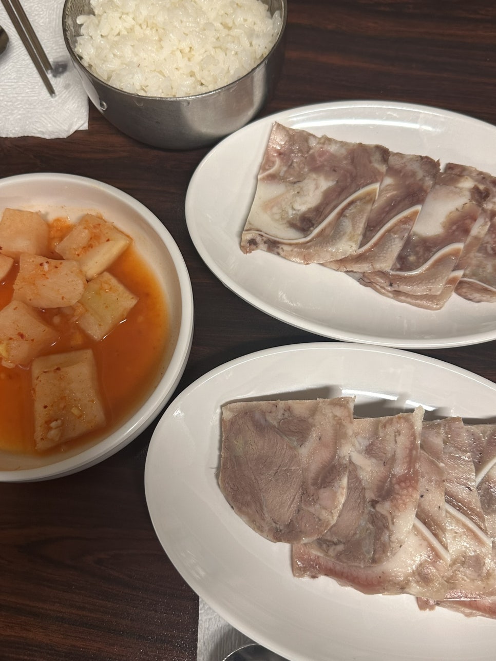 욱이수육 이미지