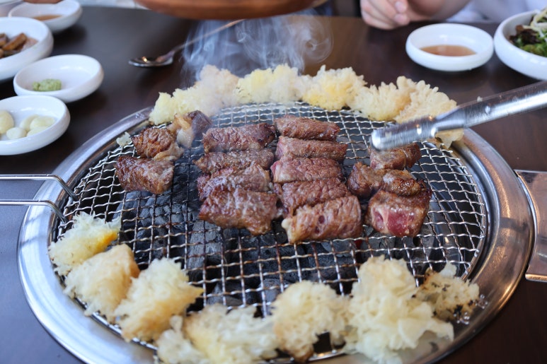 숯불위에돼지 이미지