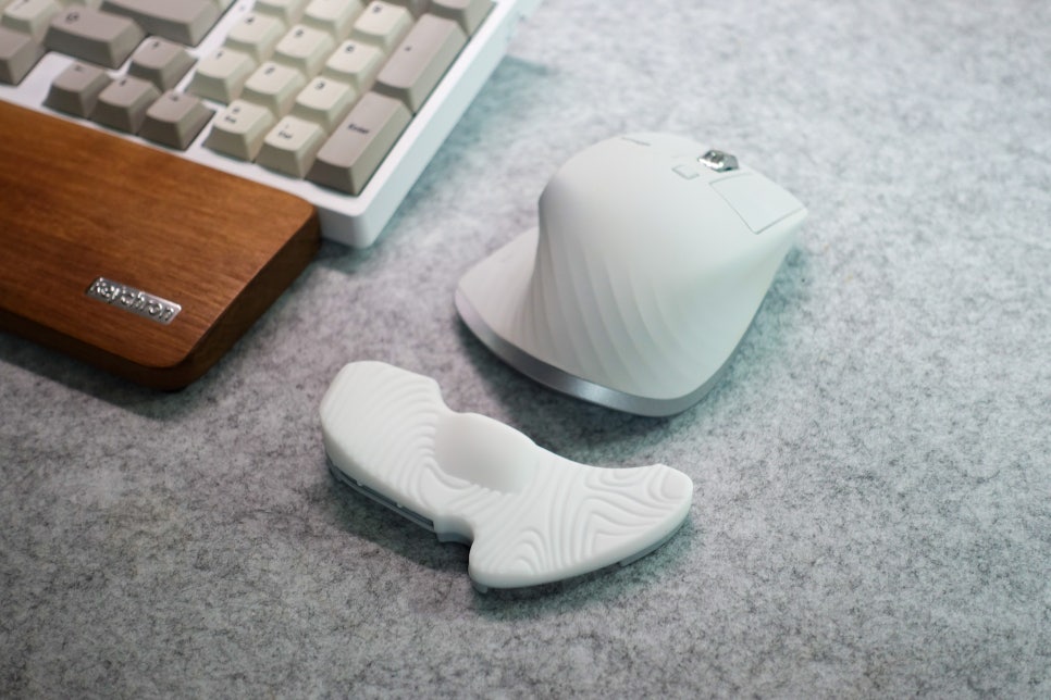 로지텍  'MX MASTER 3S for MAC 페일그레이' 무선 블루투스 마우스 맥북프로 16인치와 아이패드 프로 12.9인치에 사용해 보니 .. 이미지 20