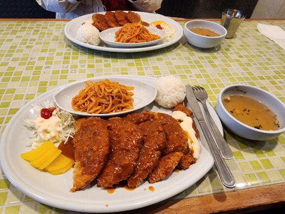 배터지는생동까스 조천함덕점 사진 8