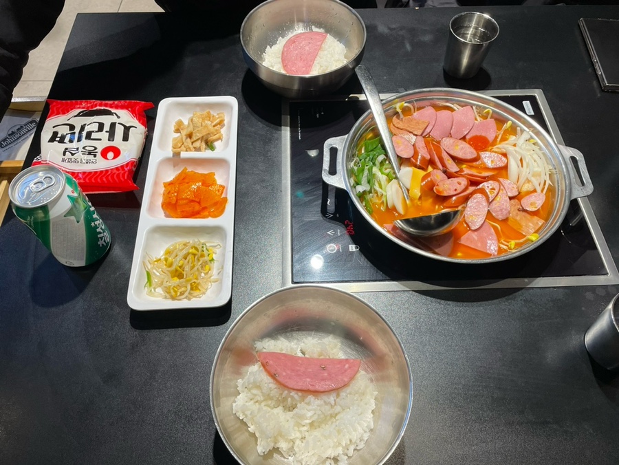 JVL 부대찌개 현대시티아울렛 동대문점 이미지