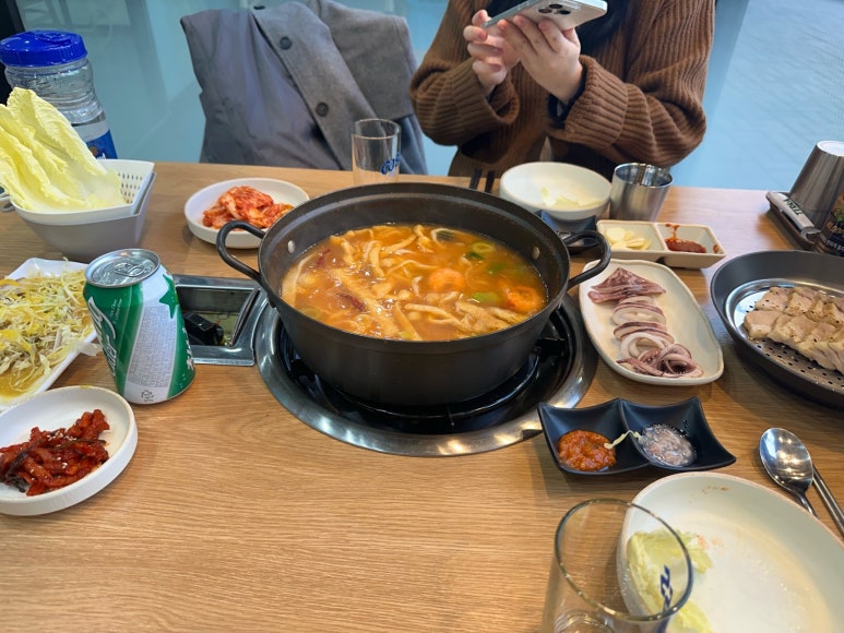가산 칼국수 보쌈 이미지