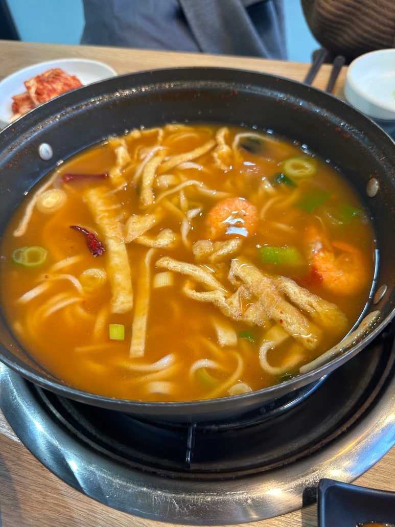 가산 칼국수 보쌈 이미지