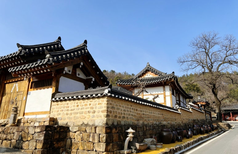 육신사 전통한옥 이미지