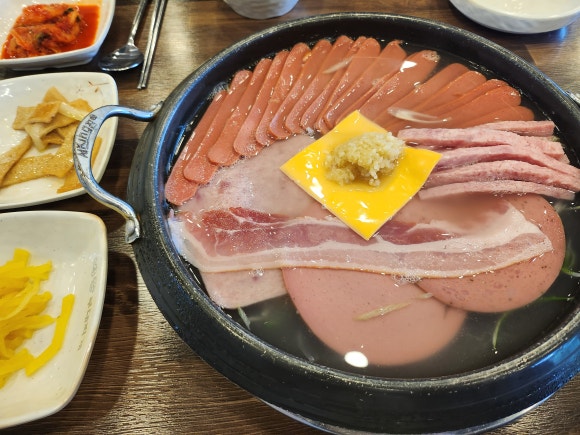 빅쭌부대찌개 이미지